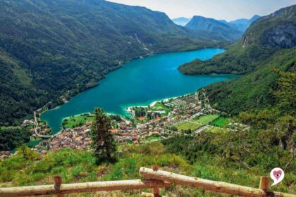 Trentino e turismo di massa, limitati gli accessi al lago di Molveno