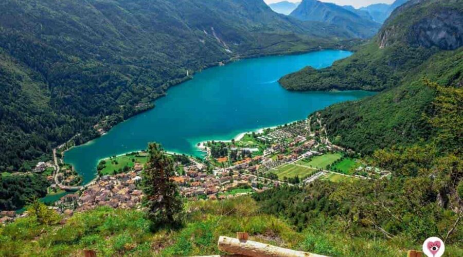 Trentino e turismo di massa, limitati gli accessi al lago di Molveno